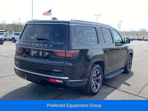 Diamond Black Crystal Pearlcoat 2023 Jeep Wagoneer Series III