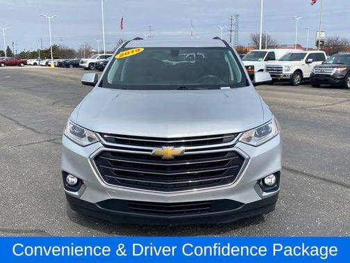 Silver Ice Metallic 2019 Chevrolet Traverse LT Cloth