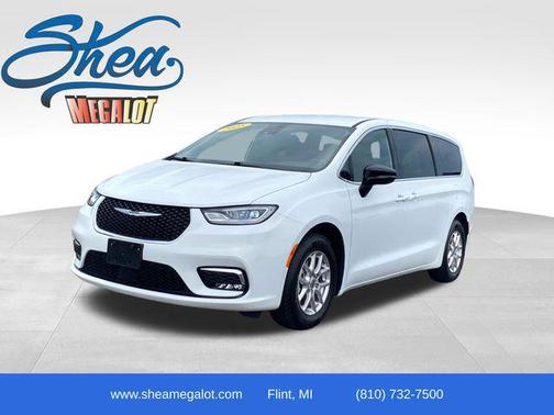 Bright White Clearcoat 2025 Chrysler Pacifica L