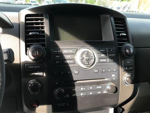 2009 Nissan Pathfinder SE