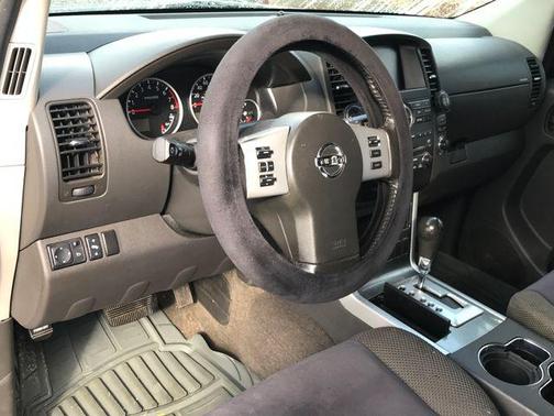 2009 Nissan Pathfinder SE