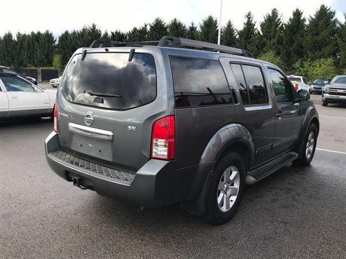 2009 Nissan Pathfinder SE