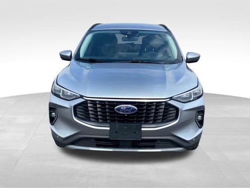 Iconic Silver Metallic 2023 Ford Escape Platinum