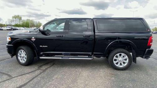 2021 RAM 2500 Laramie Crew Cab 4x4 6'4' Box