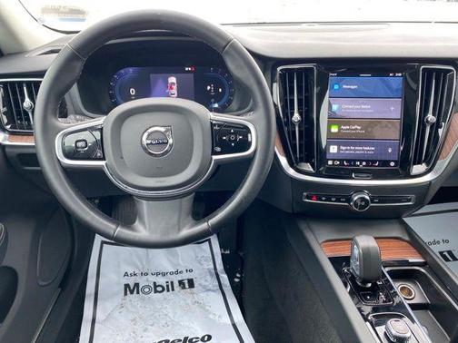 2025 Volvo V60 Cross Country B5 Plus