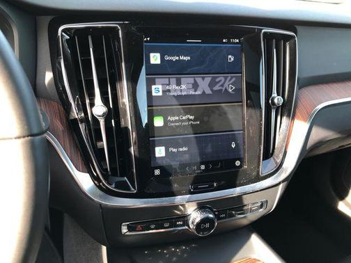 2025 Volvo V60 Cross Country B5 Plus