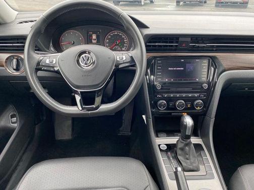 2022 Volkswagen Passat 2.0T Limited Edition