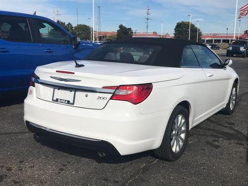 2013 Chrysler 200 Touring