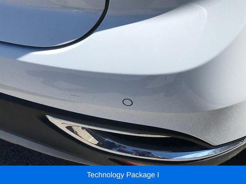 Summit White 2022 Buick Envision FWD Essence