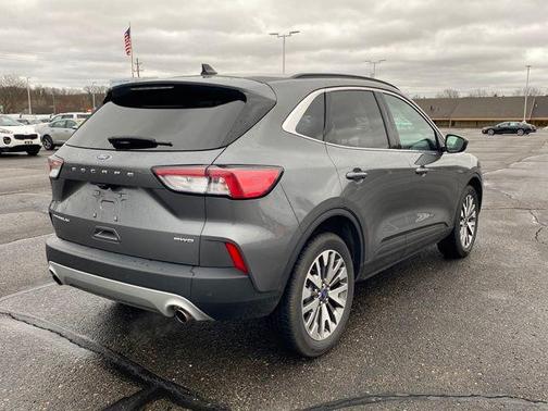 2022 Ford Escape Titanium