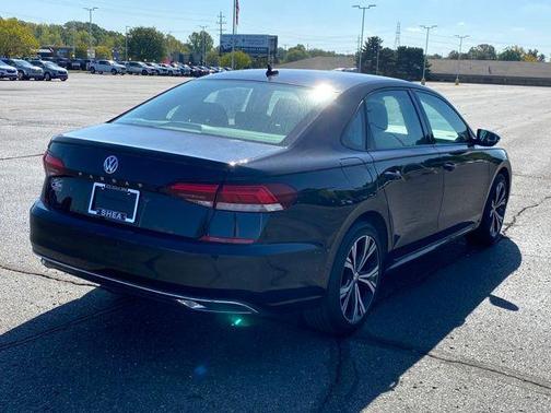 2022 Volkswagen Passat 2.0T Limited Edition