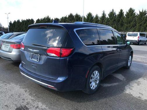 2018 Chrysler Pacifica Touring-L
