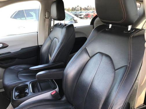 2018 Chrysler Pacifica Touring-L