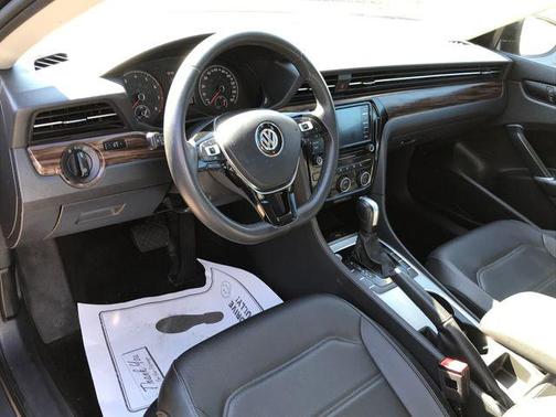 2022 Volkswagen Passat 2.0T Limited Edition