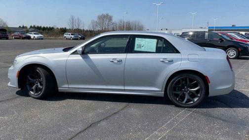 2022 Chrysler 300 Touring
