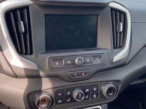 Summit White 2024 GMC Terrain SLE