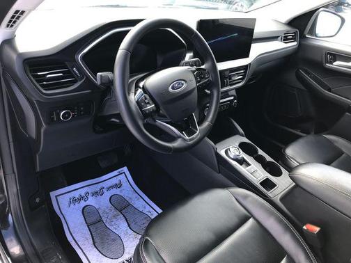 2023 Ford Escape Platinum