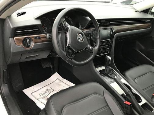 2022 Volkswagen Passat 2.0T Limited Edition