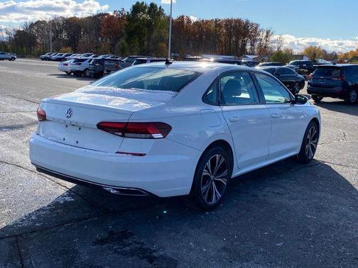 2022 Volkswagen Passat 2.0T Limited Edition