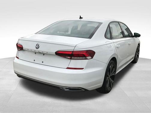 2022 Volkswagen Passat 2.0T Limited Edition