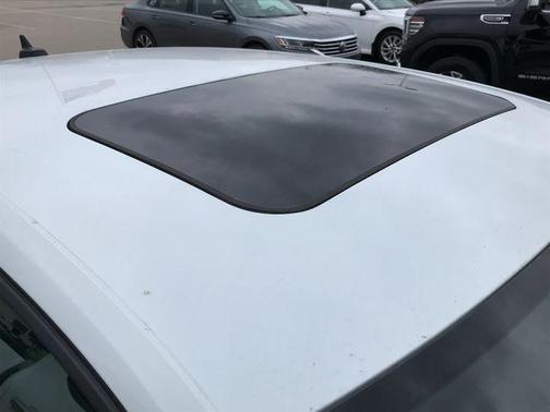 2022 Volkswagen Passat 2.0T Limited Edition