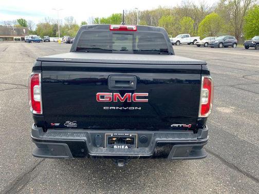 Onyx Black 2022 GMC Canyon AT4