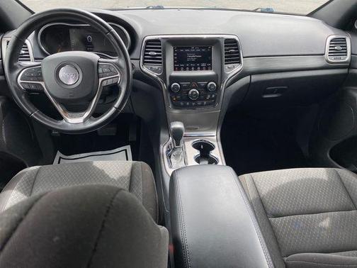 Bright White Clearcoat 2020 Jeep Grand Cherokee Laredo