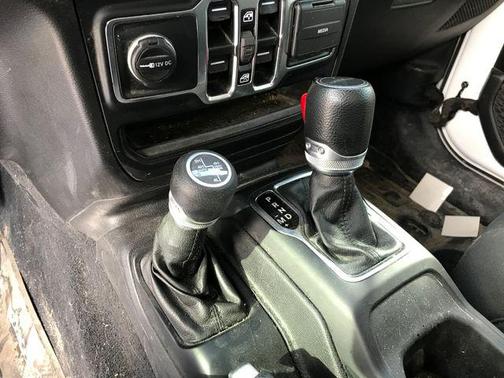 2021 Jeep Gladiator Willys 4x4