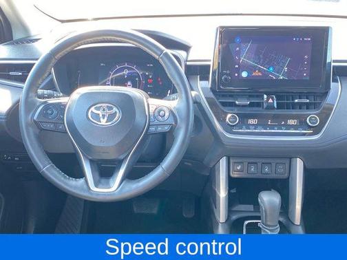 2024 Toyota Corolla Cross XLE