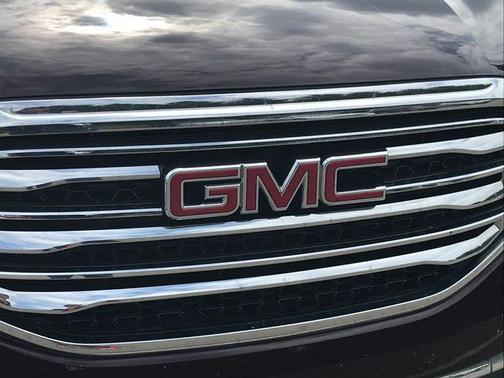 2018 GMC Acadia SLE-2
