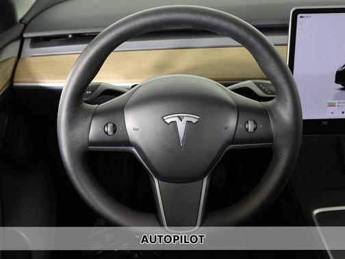 2022 Tesla Model Y Long Range Dual Motor All-Wheel Drive