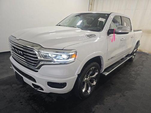 Ivory White Tri-Coat Pearlcoat 2022 RAM 1500 Longhorn