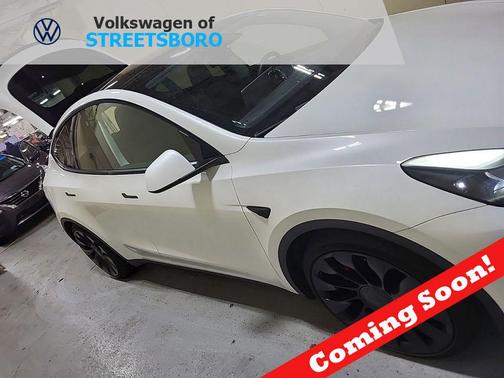 White 2022 Tesla Model Y Performance Dual Motor All-Wheel Drive