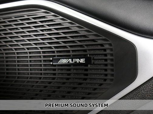 Diamond Black Crystal Pearlcoat 2024 Jeep Wagoneer Series III 4x4