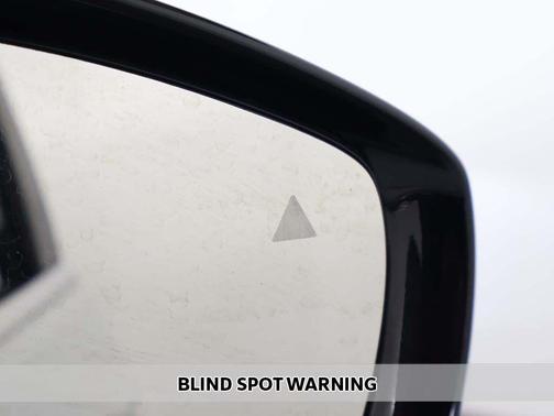 Bright White Clearcoat 2025 Chrysler Pacifica L
