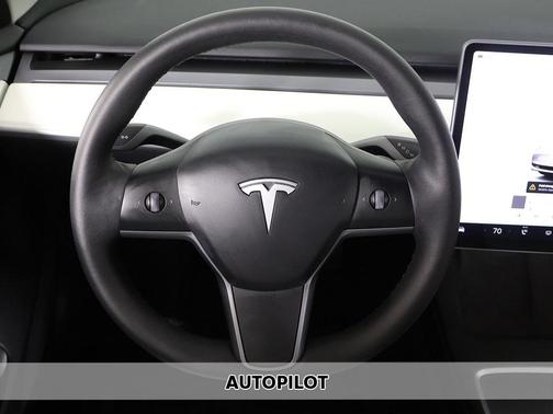 2022 Tesla Model 3 Standard Range