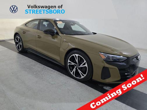 Green Metallic 2022 Audi e-tron GT Prestige