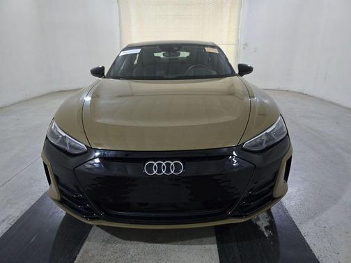 Green Metallic 2022 Audi e-tron GT Prestige