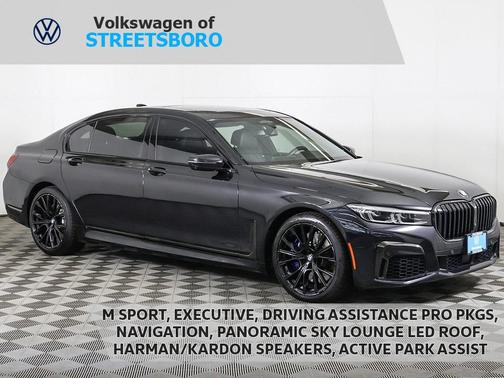 Black Sapphire Metallic 2022 BMW 750 i xDrive