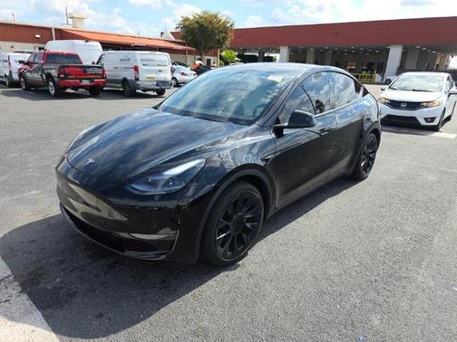 2022 Tesla Model Y Long Range Dual Motor All-Wheel Drive