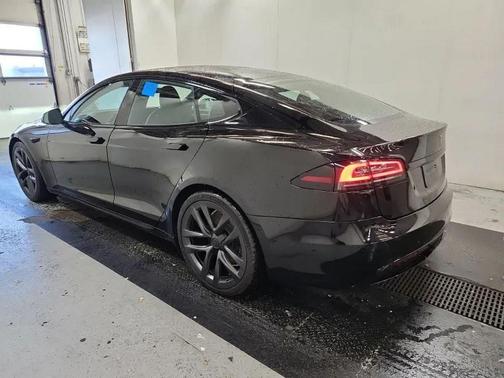 2022 Tesla Model S Base