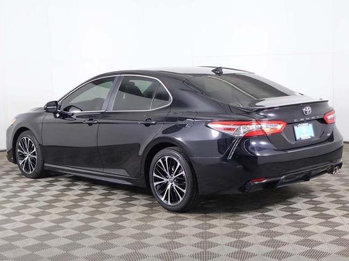 Midnight Black Metallic 2019 Toyota Camry SE