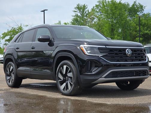 deep black pearl 2026 Volkswagen Atlas Cross Sport 2.0T SE w/Technology 4MOTION