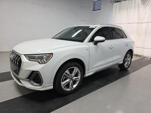 2024 Audi Q3 Premium 45 TFSI S line quattro Tiptronic
