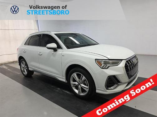 2024 Audi Q3 Premium 45 TFSI S line quattro Tiptronic