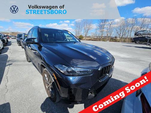 Carbon Black Metallic 2024 BMW X5 M60i