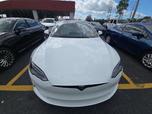 2022 Tesla Model S Base