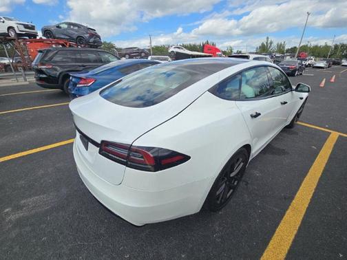 2022 Tesla Model S Base