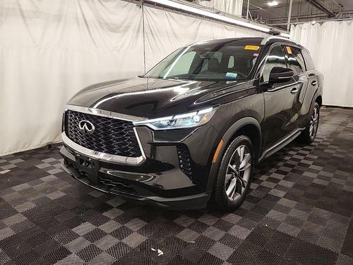 Black 2024 INFINITI QX60 Luxe