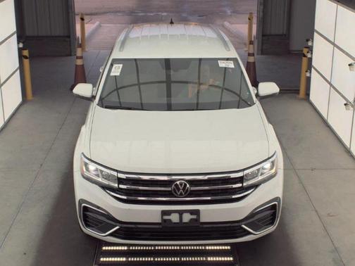 2021 Volkswagen Atlas Cross Sport 3.6L V6 SE w/Technology R-Line